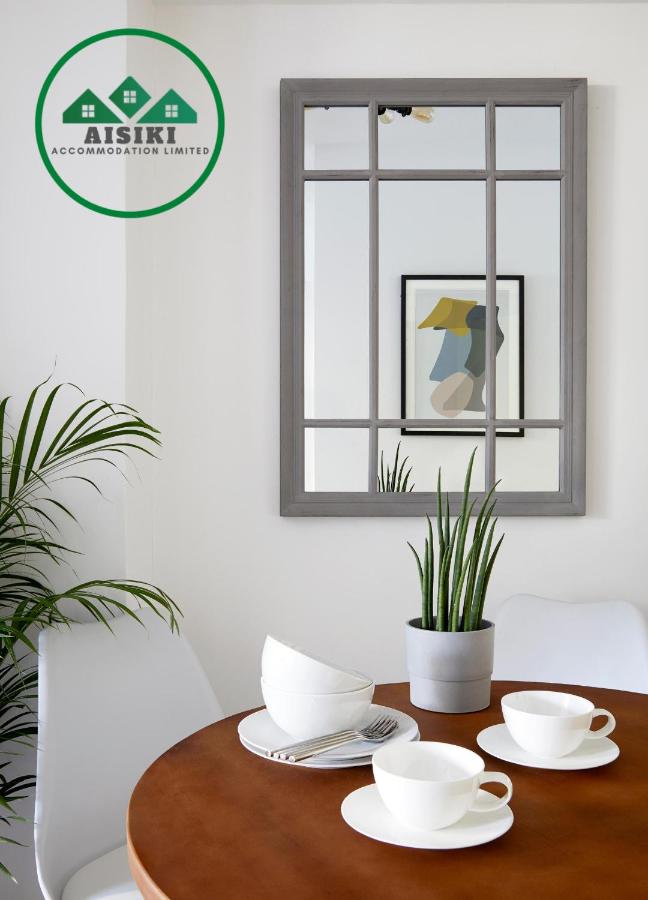 Aisiki Living at Upton Rd, Multiple 1, 2, or 3 Bedroom Apartments, King or Twin beds with FREE WIFI and FREE PARKING photo
