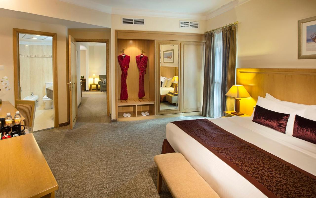 City Seasons Hotel Dubai photo