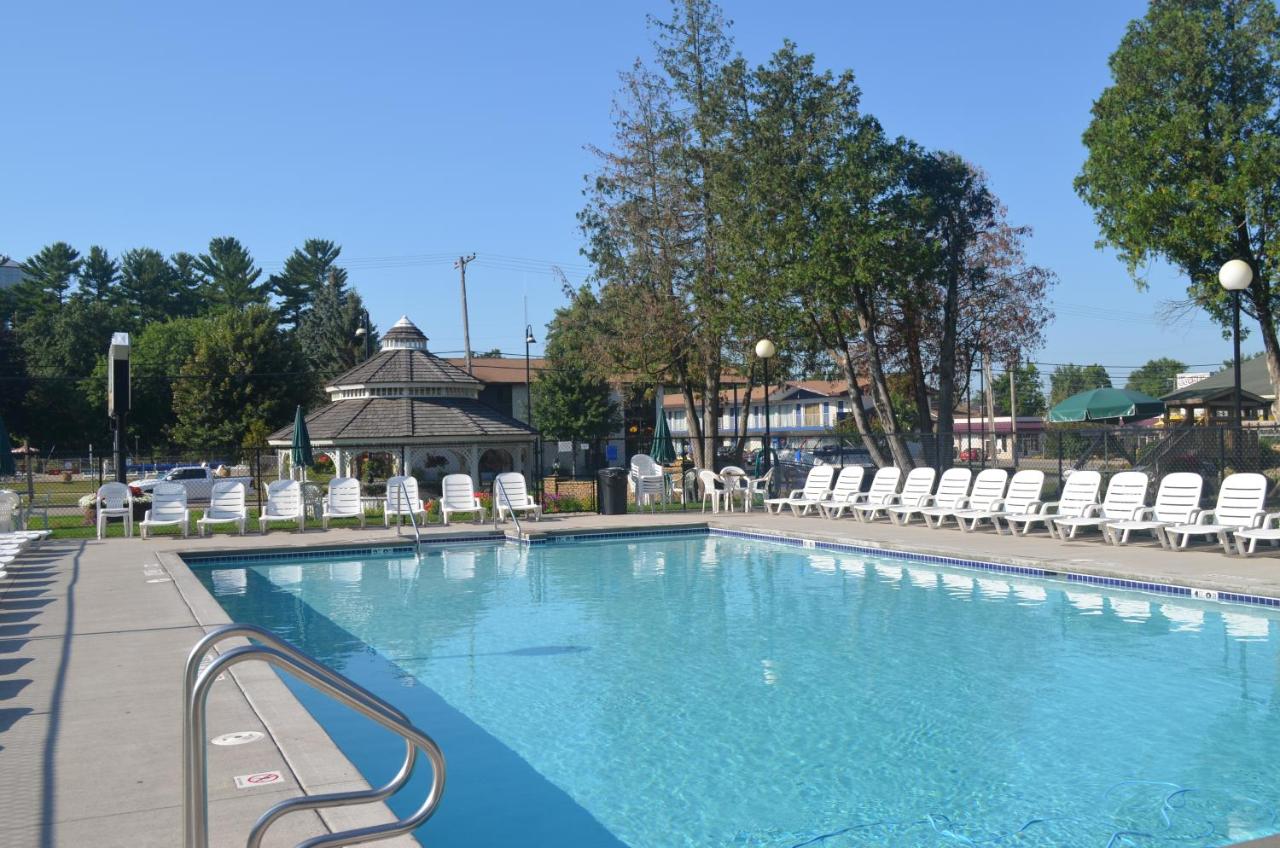 Amber's Inn and Suites — photo 20