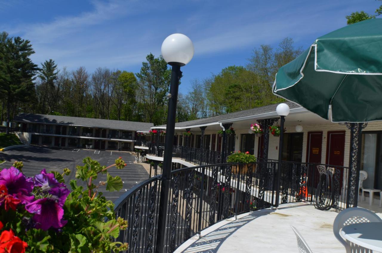 Amber's Inn and Suites — photo 22