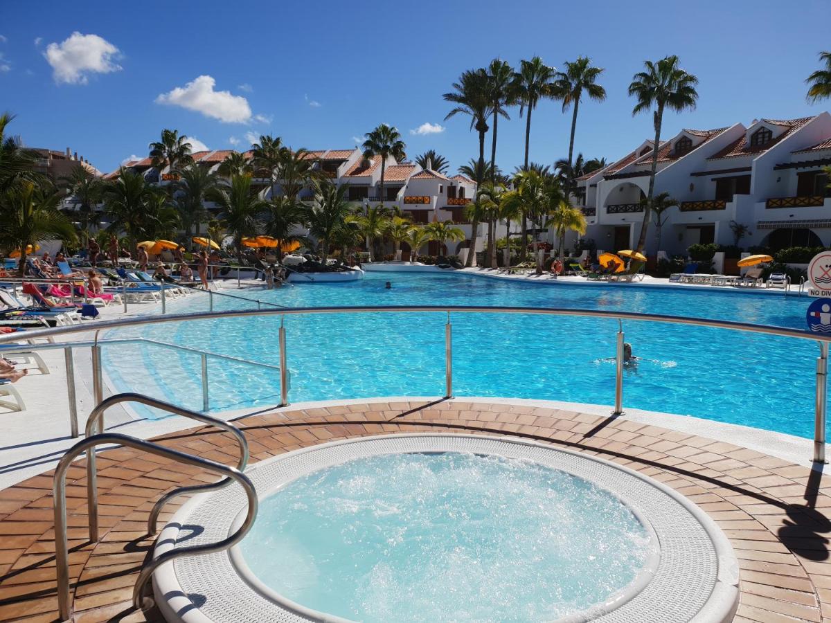 Apartment No 1 only 100 meters to beach, heated pool, wifi ...