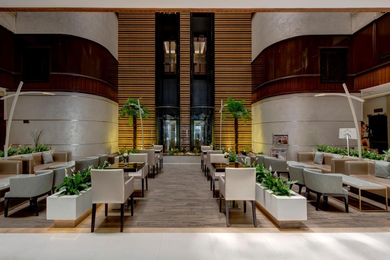 Howard Johnson Plaza by Wyndham Dubai Deira photo
