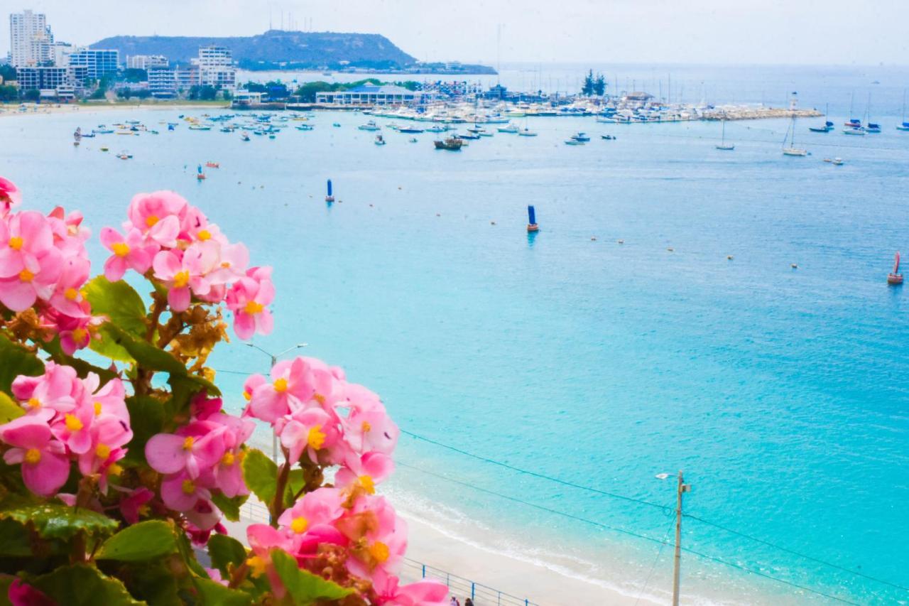 Beach: Blue Bay Hotel