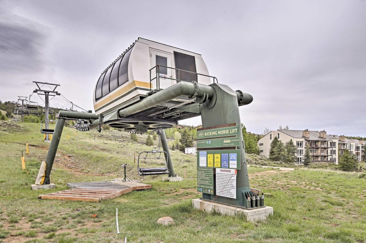 Ski-In and Ski-Out Granby Ranch Condo with Hot Tub!