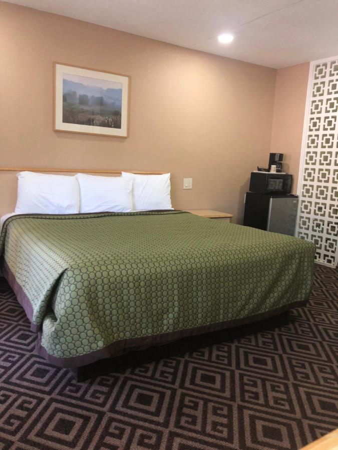 Budget Inn — photo 2
