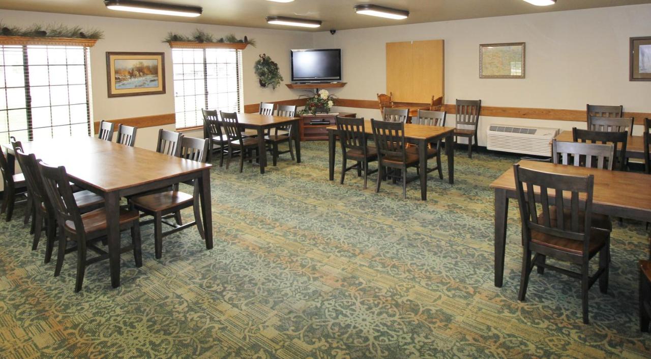 Homestead Inn and Suites — photo 3