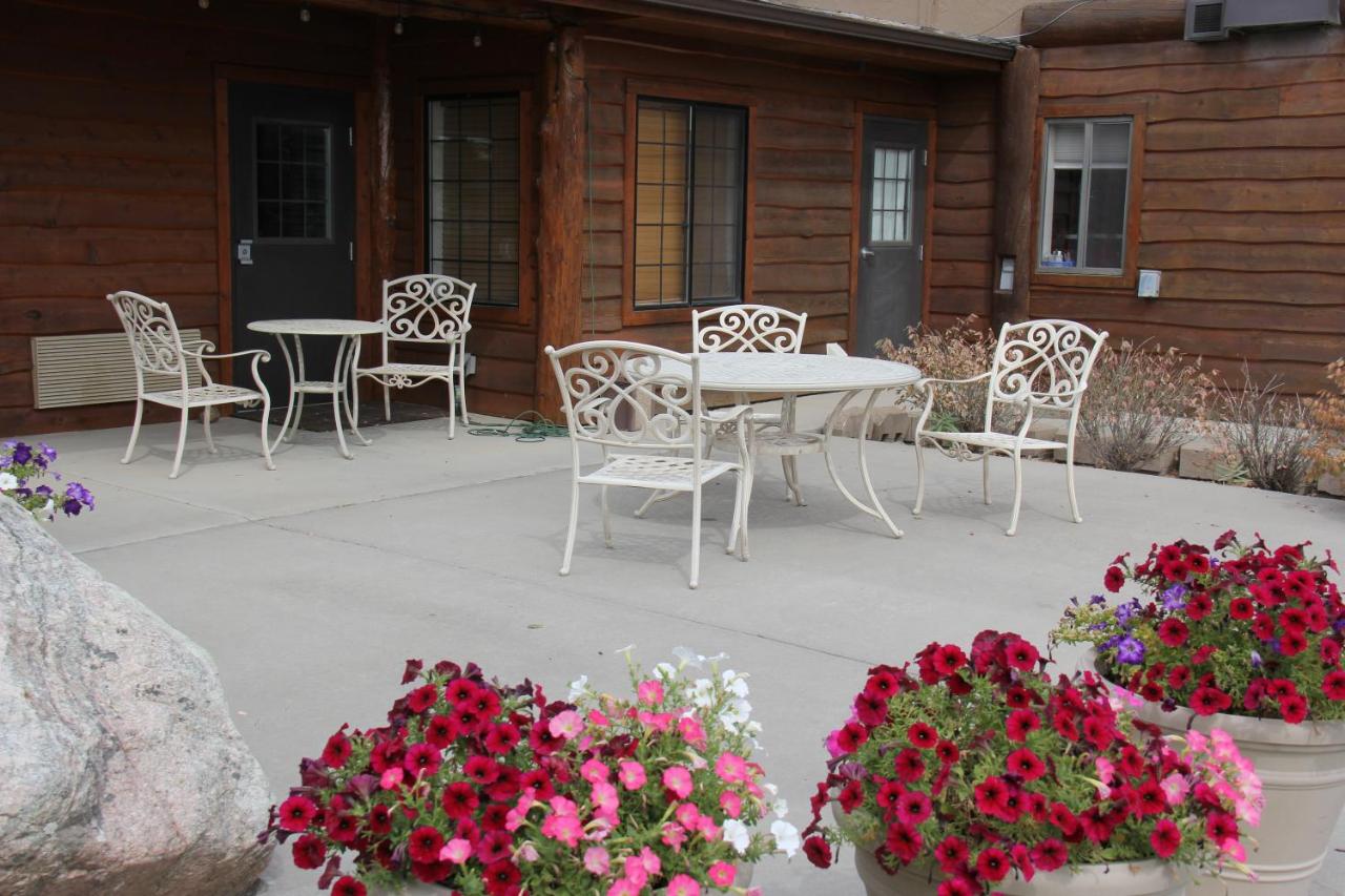 Homestead Inn and Suites — photo 10