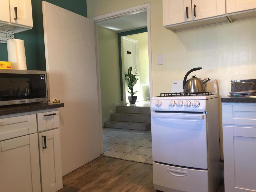 LAX Guest House — photo 18