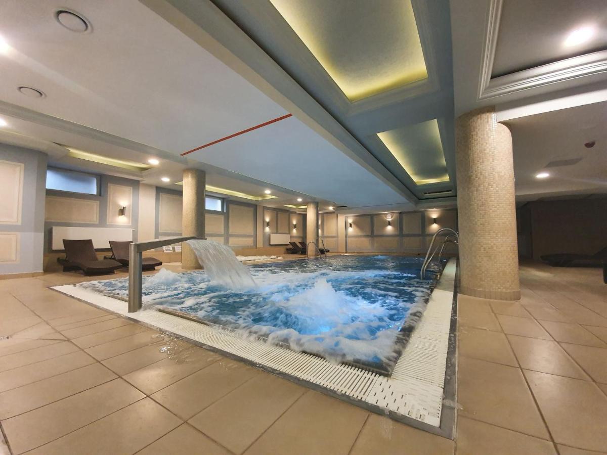 Heated swimming pool: Focus Hotel Premium Elbląg