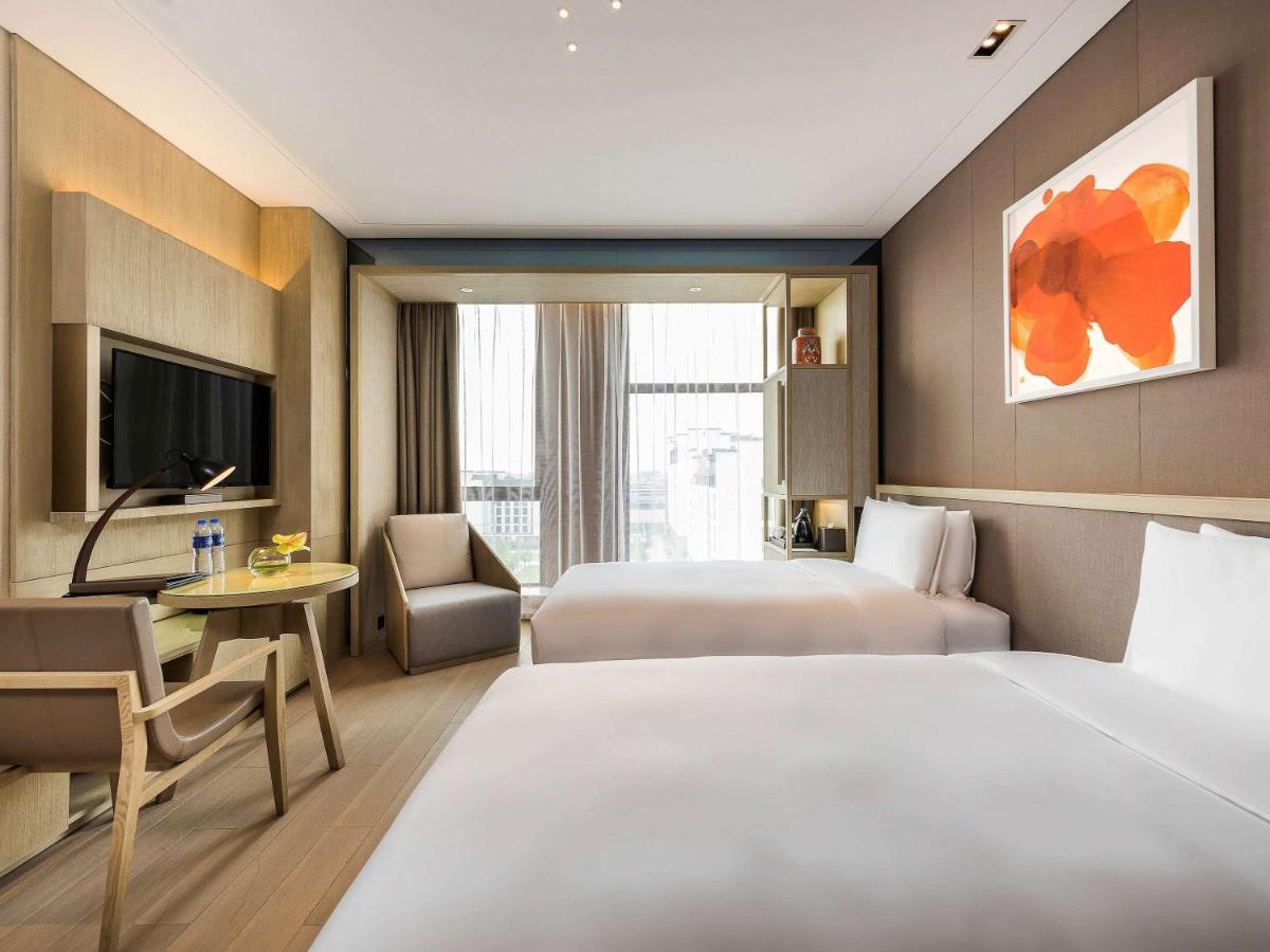 Novotel Shanghai Clover photo