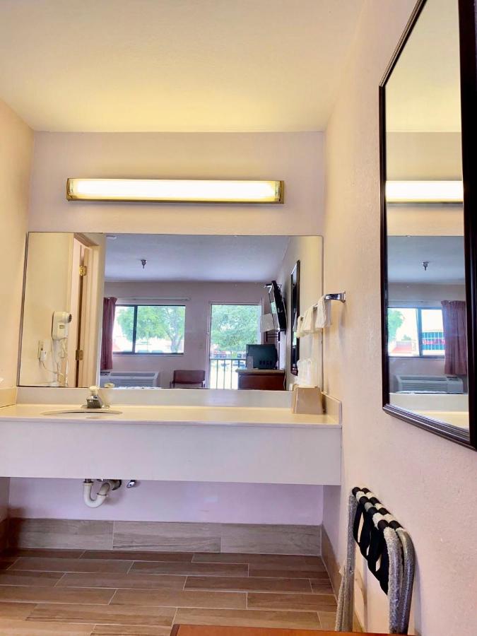 Regency Inns & Suites — photo 12