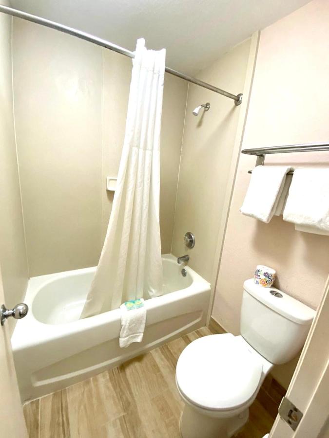 Regency Inns & Suites — photo 9