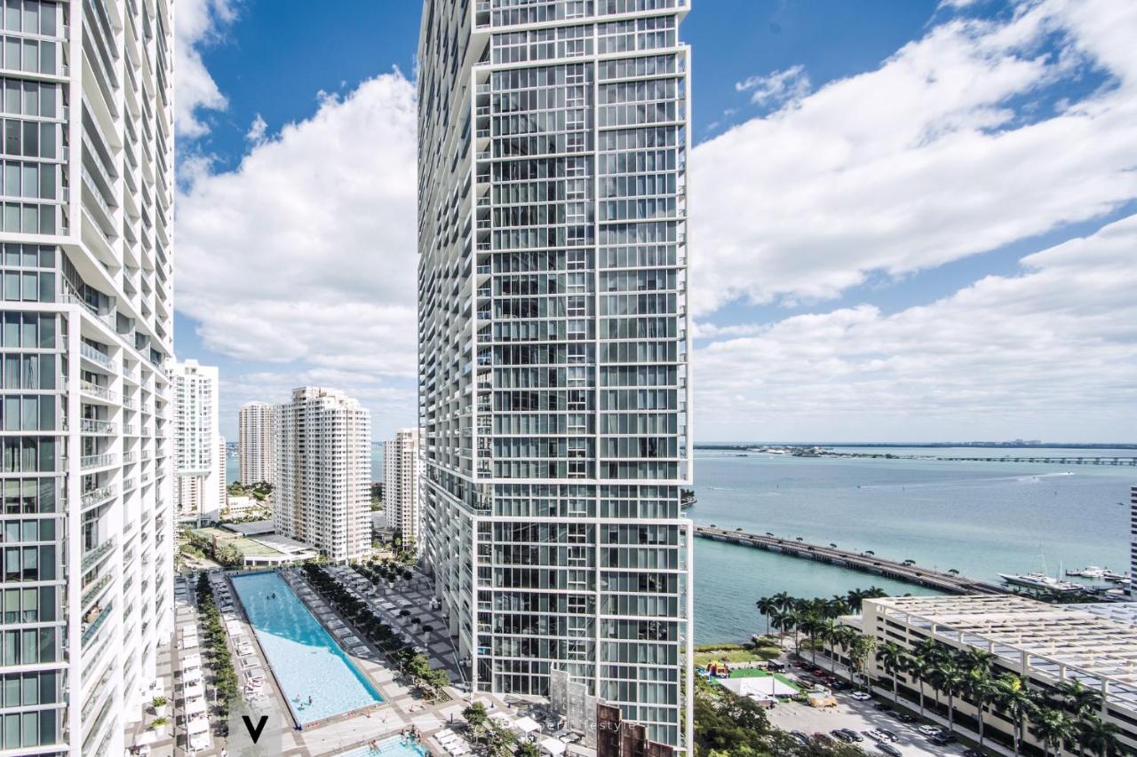 Rooftop swimming pool: ICON Brickell Suites by Vesper