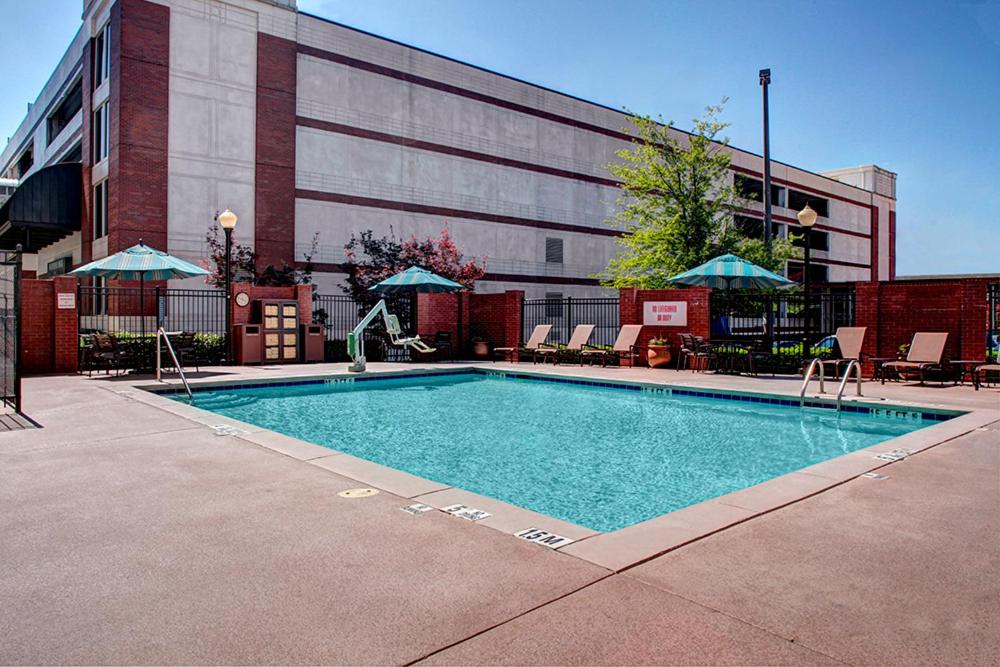 Heated swimming pool: Hyatt Place Atlanta Buckhead