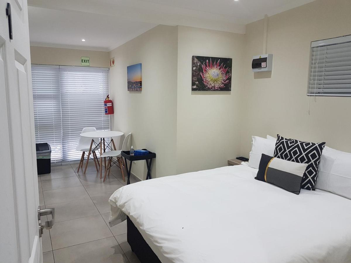 Sharon's House: Modern Self-Catering rooms - 2