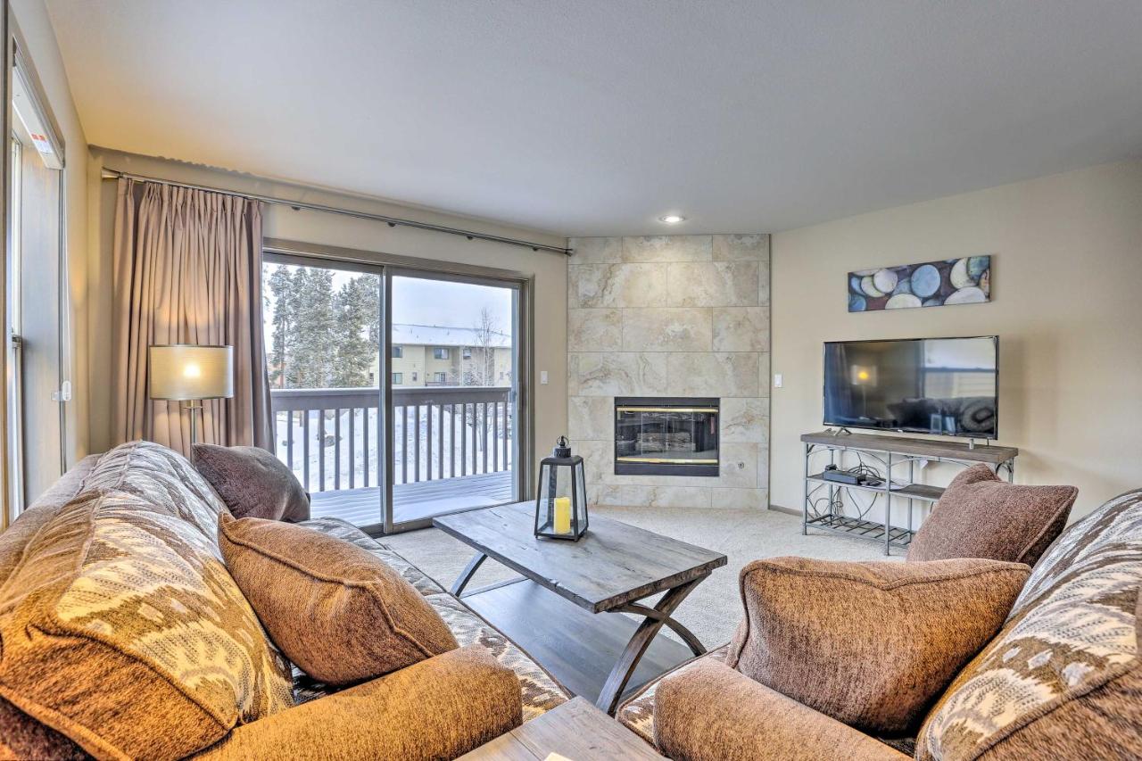 Sleek Frisco Townhome with Views 8 Mi to Copper Mtn