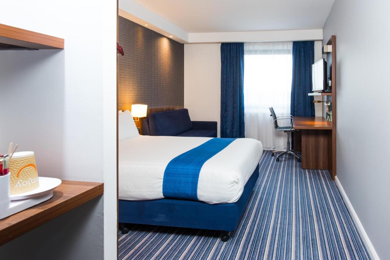 Holiday Inn Express SOUTHAMPTON - WEST - Laterooms