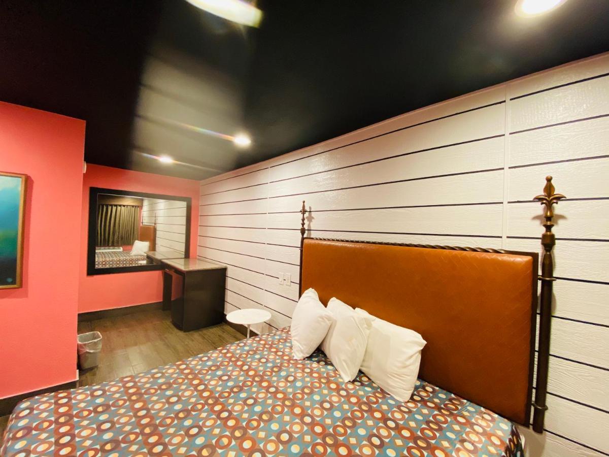 Casa Valentine Inn - Los Angeles — photo 15