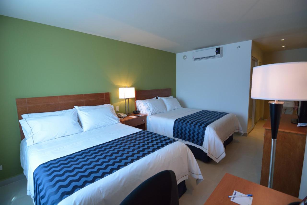 Holiday Inn Express Cabo San Lucas, an IHG Hotel photo