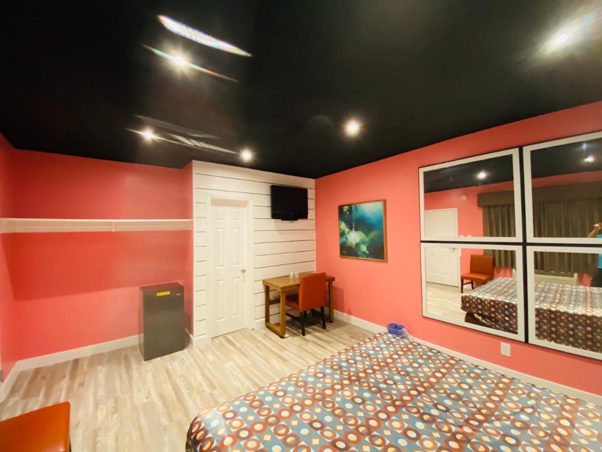 Casa Valentine Inn - Los Angeles — photo 14