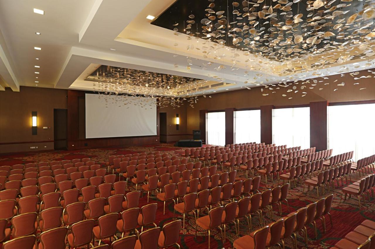 Real InterContinental at Multiplaza Mall, an IHG Hotel photo