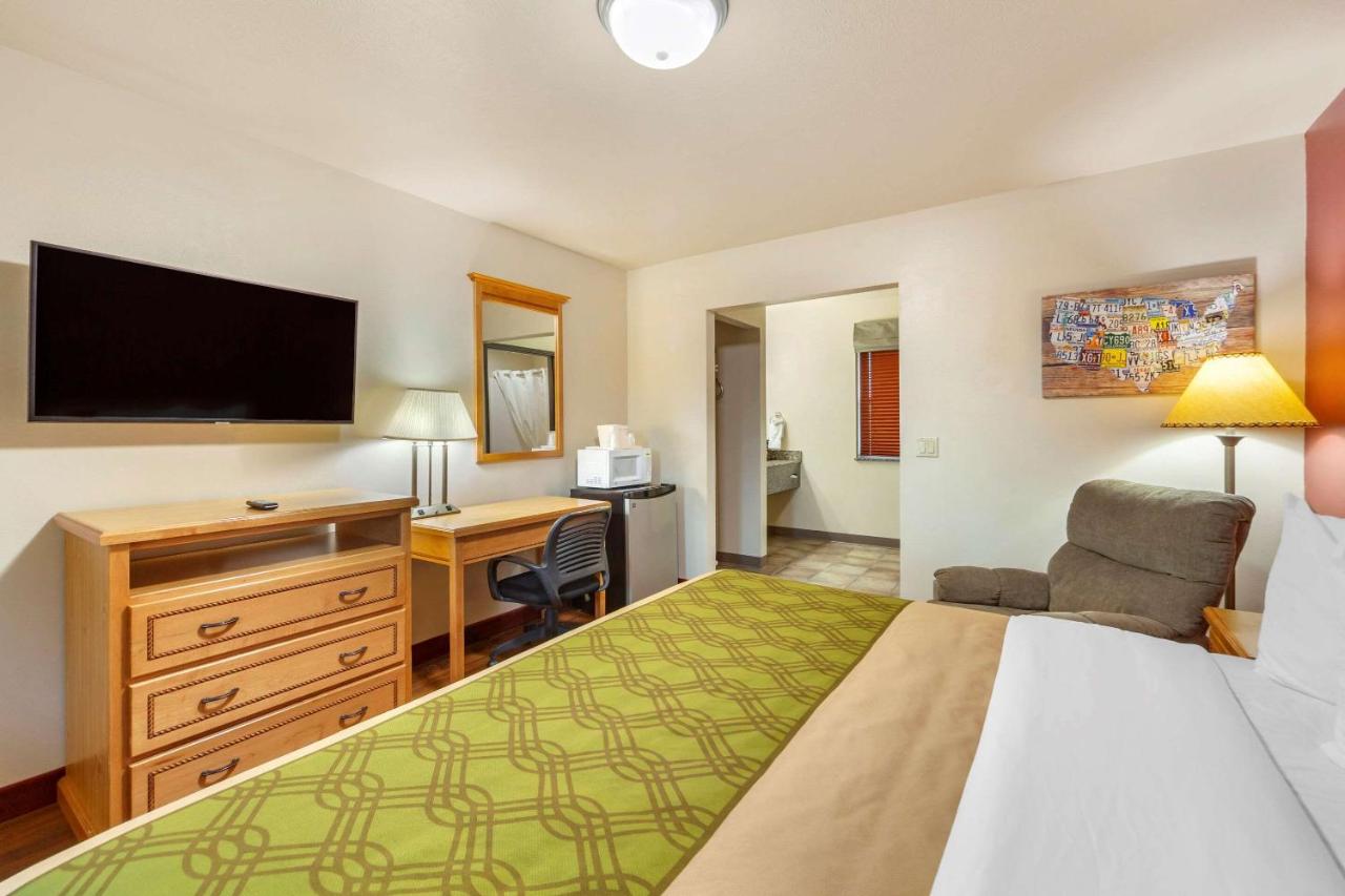 Harmony Inn & Suites — photo 17