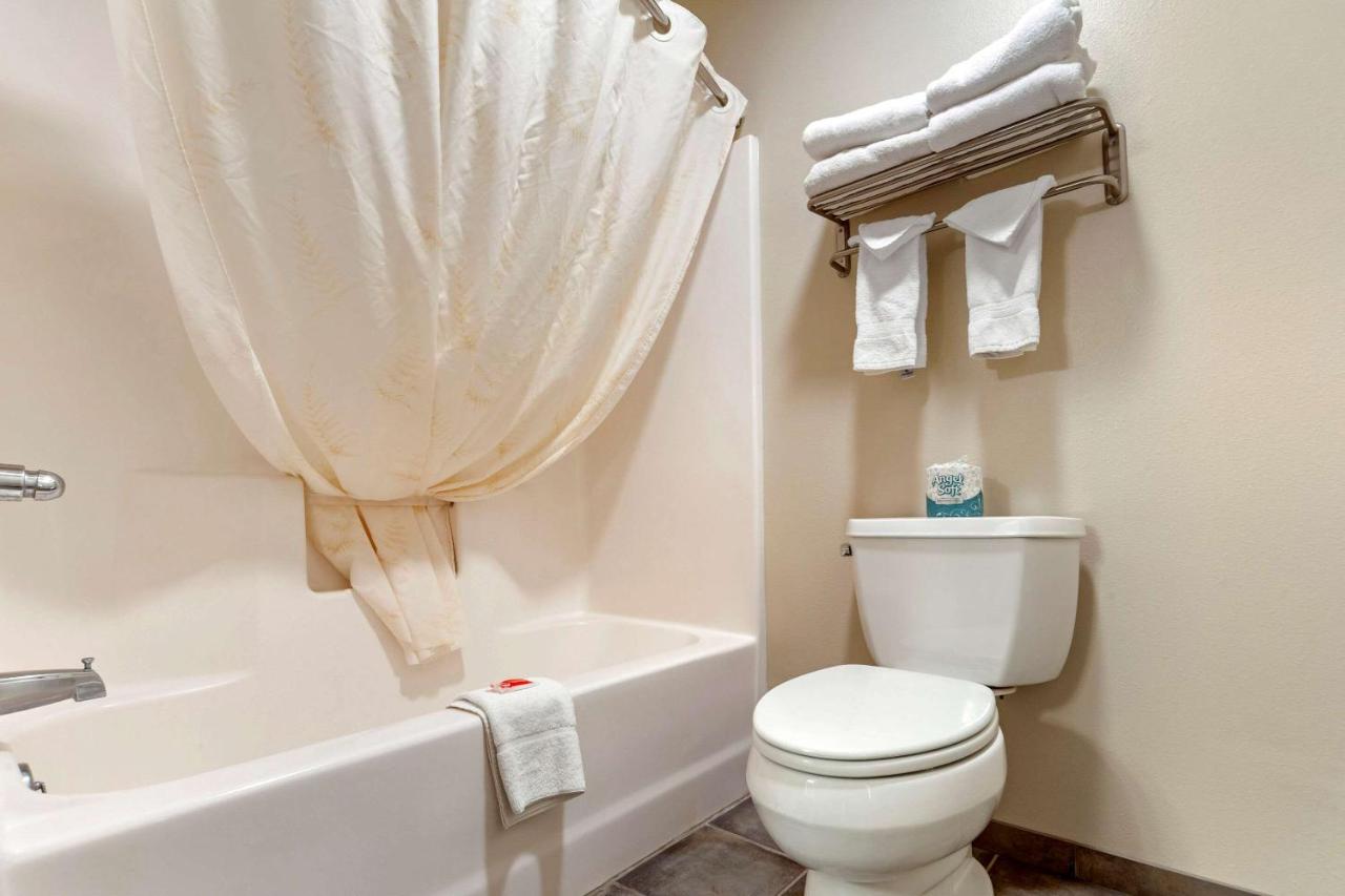 Harmony Inn & Suites — photo 19
