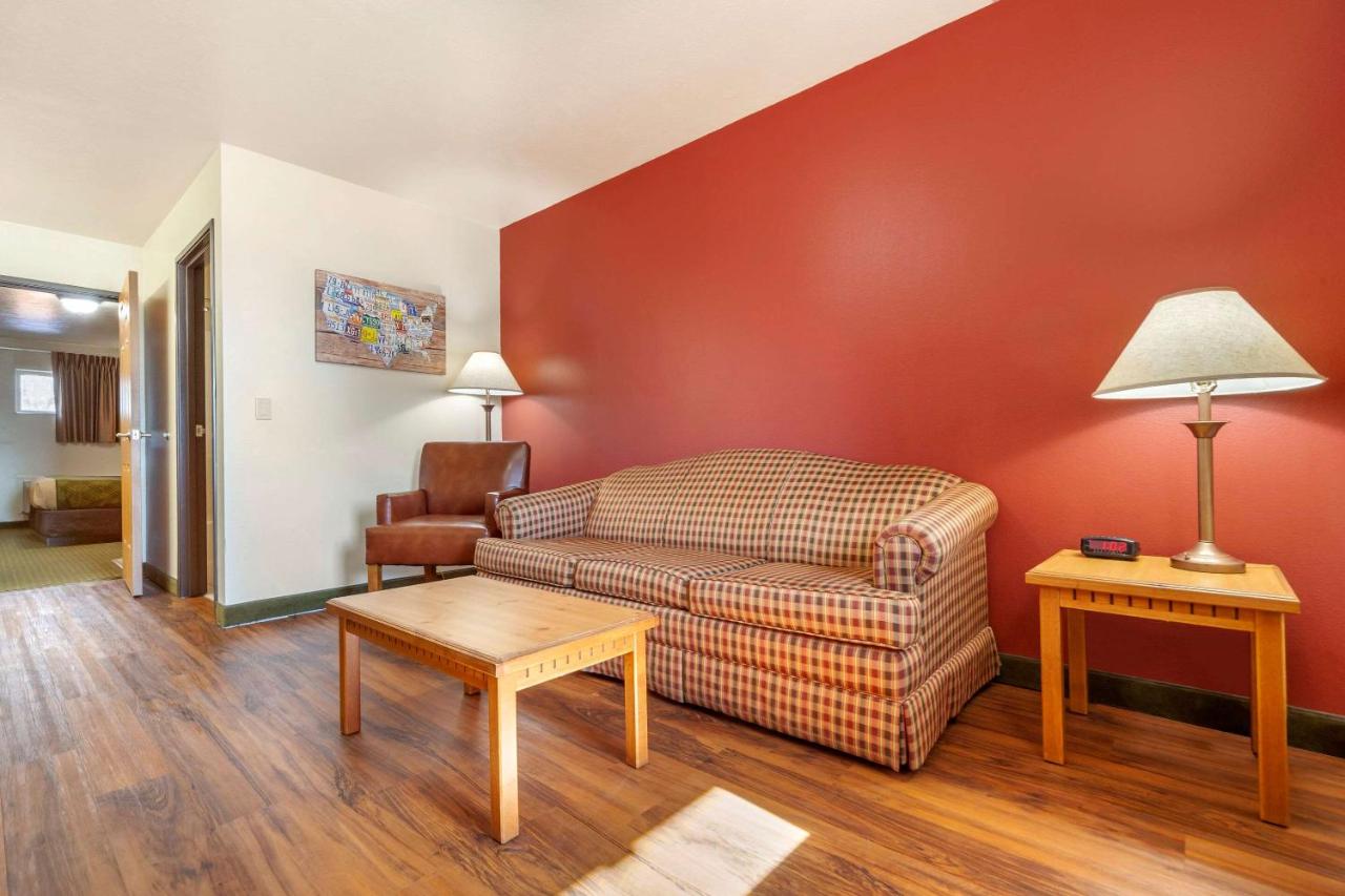 Harmony Inn & Suites — photo 14