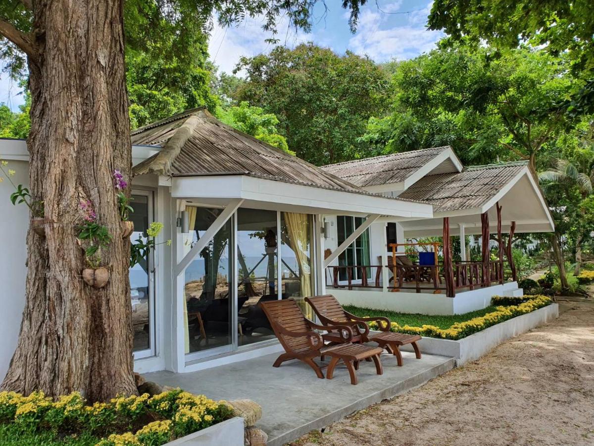 Image: Blue Bay Bungalow