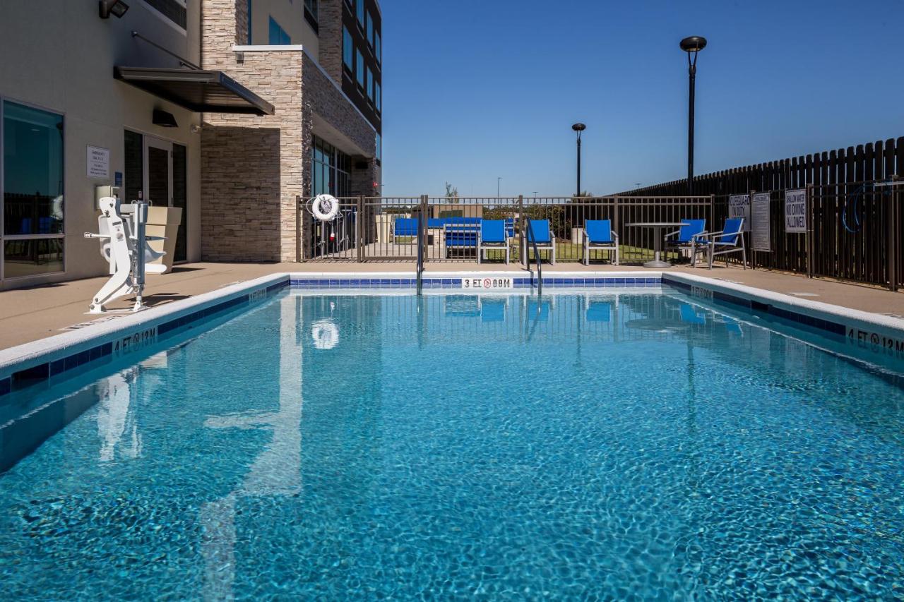 Deluxe Inn Lodging for Business & Workforce — photo 4