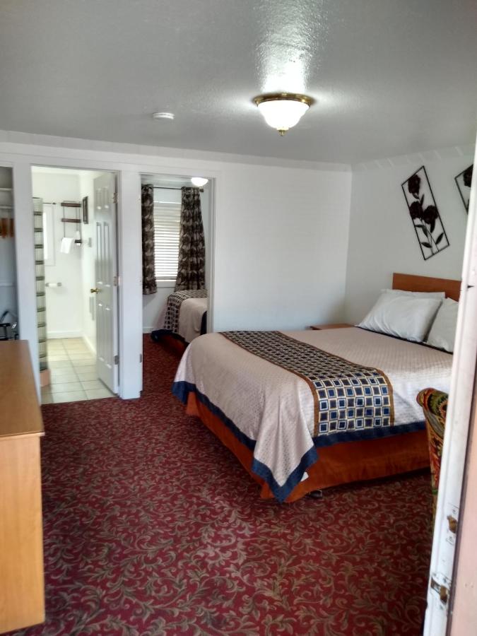 Holiday Motel — photo 5