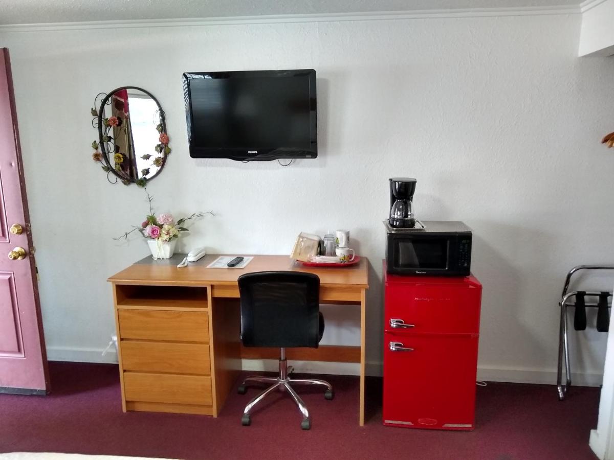 Holiday Motel — photo 10