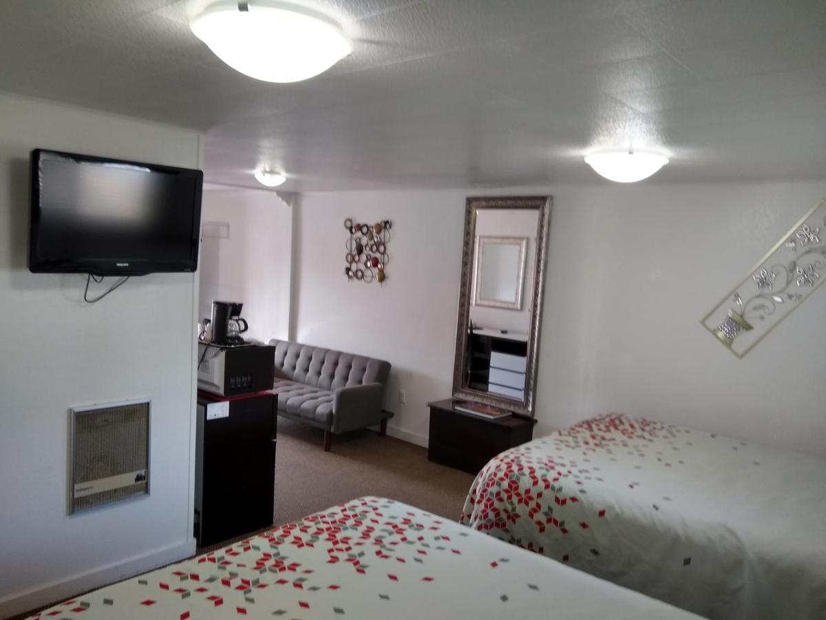 Holiday Motel — photo 17