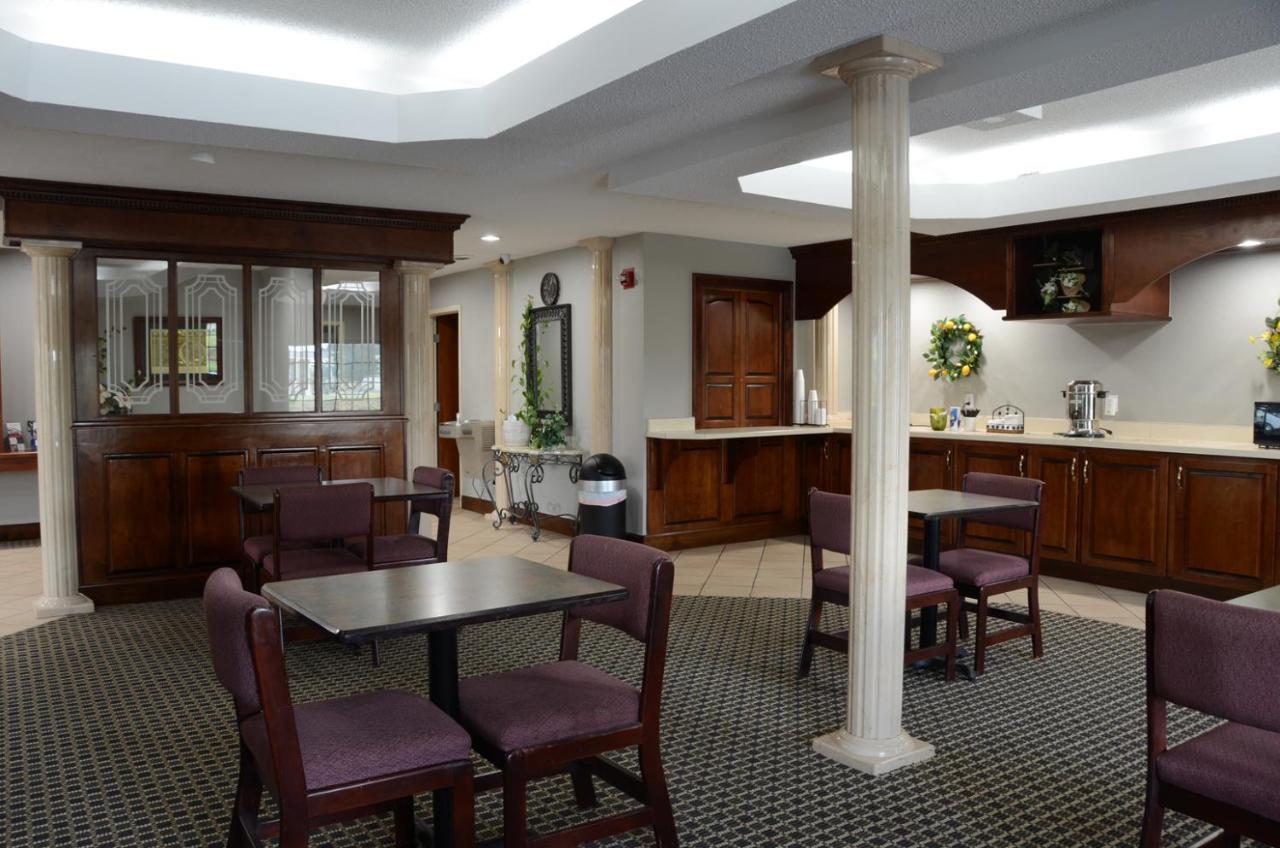 Gateway Inn Knoxville — photo 11