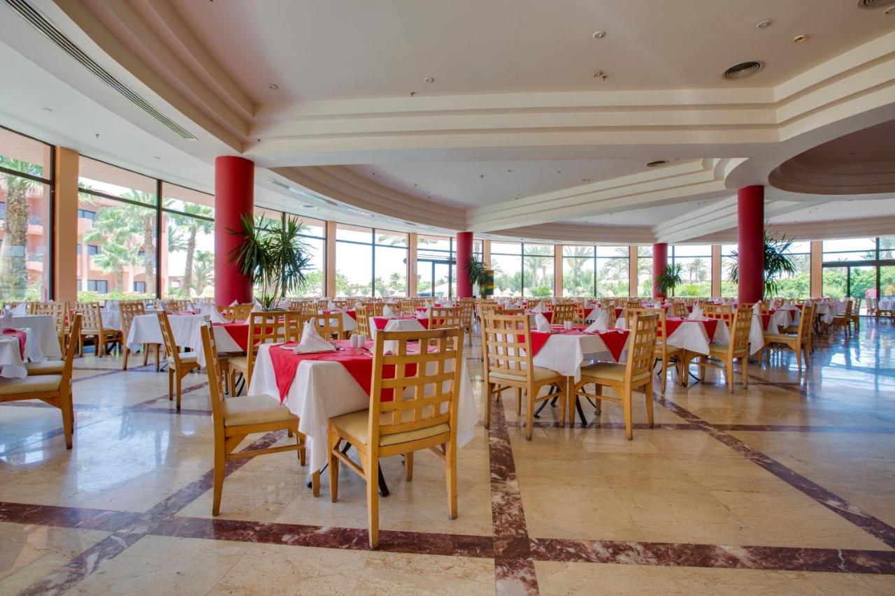 Parrotel Aqua Park Resort photo
