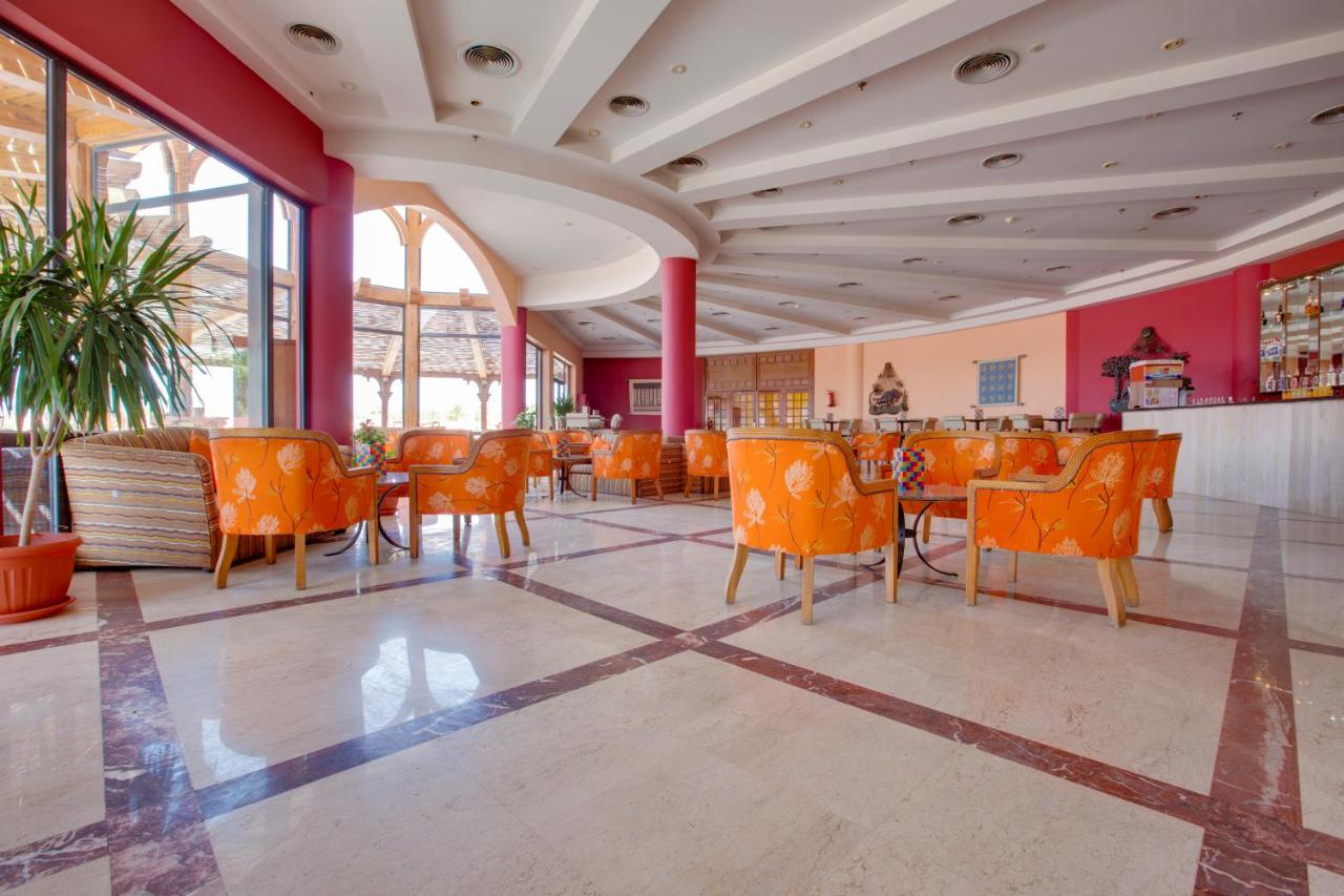 Parrotel Aqua Park Resort photo