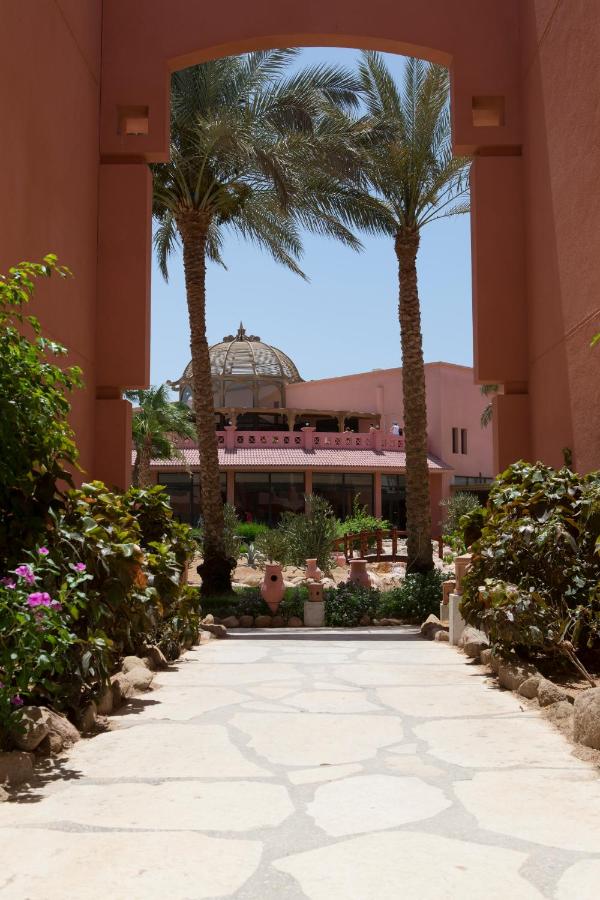 Parrotel Aqua Park Resort photo