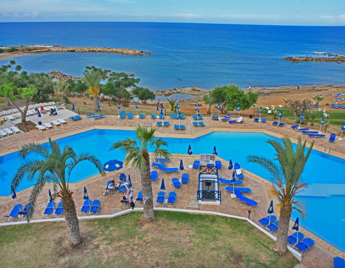 Beach: MyroAndrou Beach Hotel Apartments