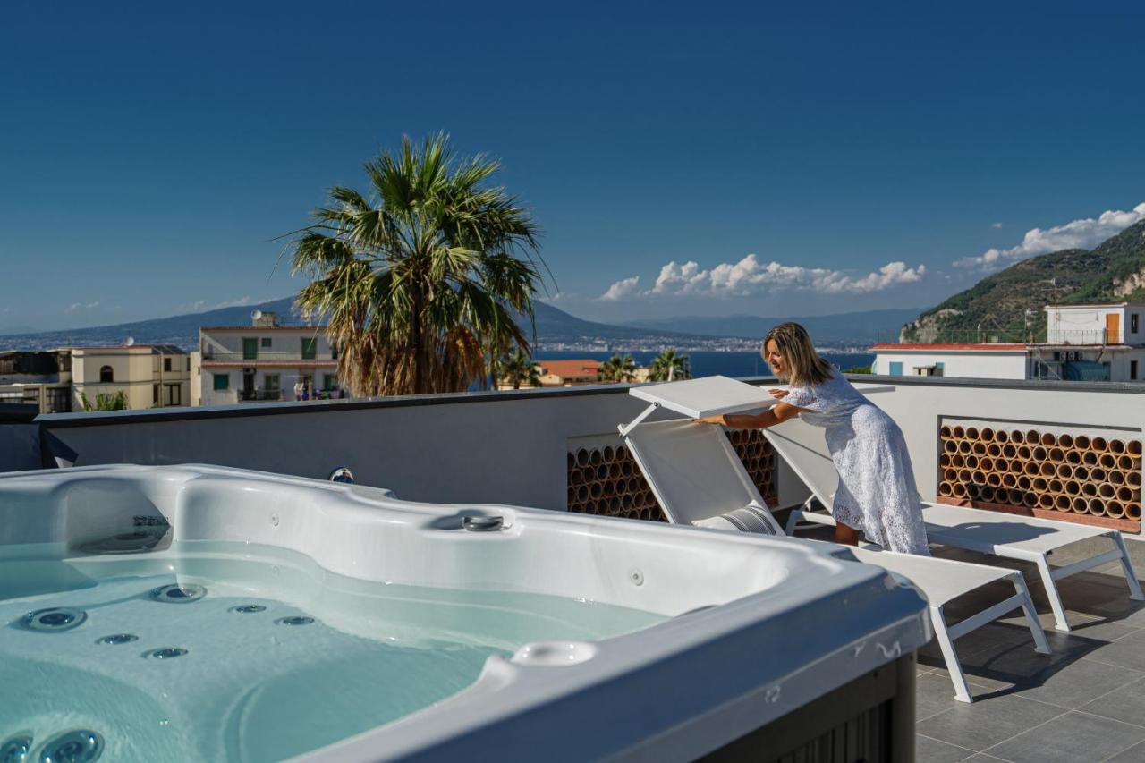 Don Giulio Luxury Home jacuzzi & pool photo