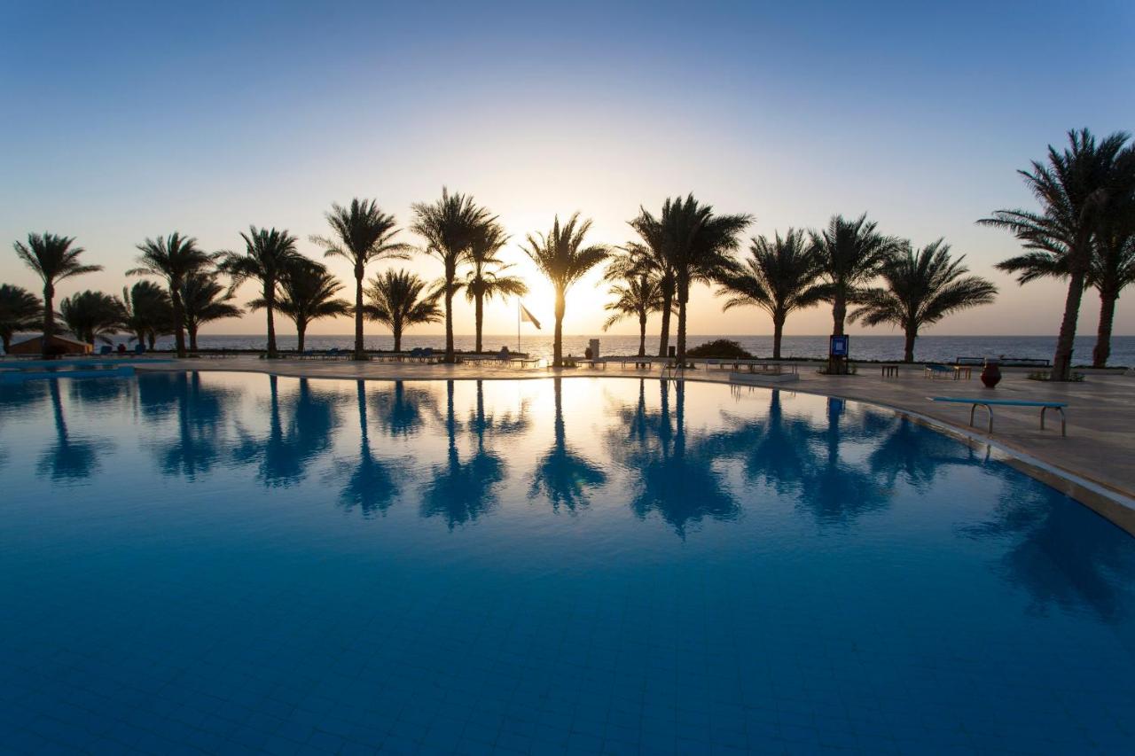 Beach: Sharm Club Beach Resort