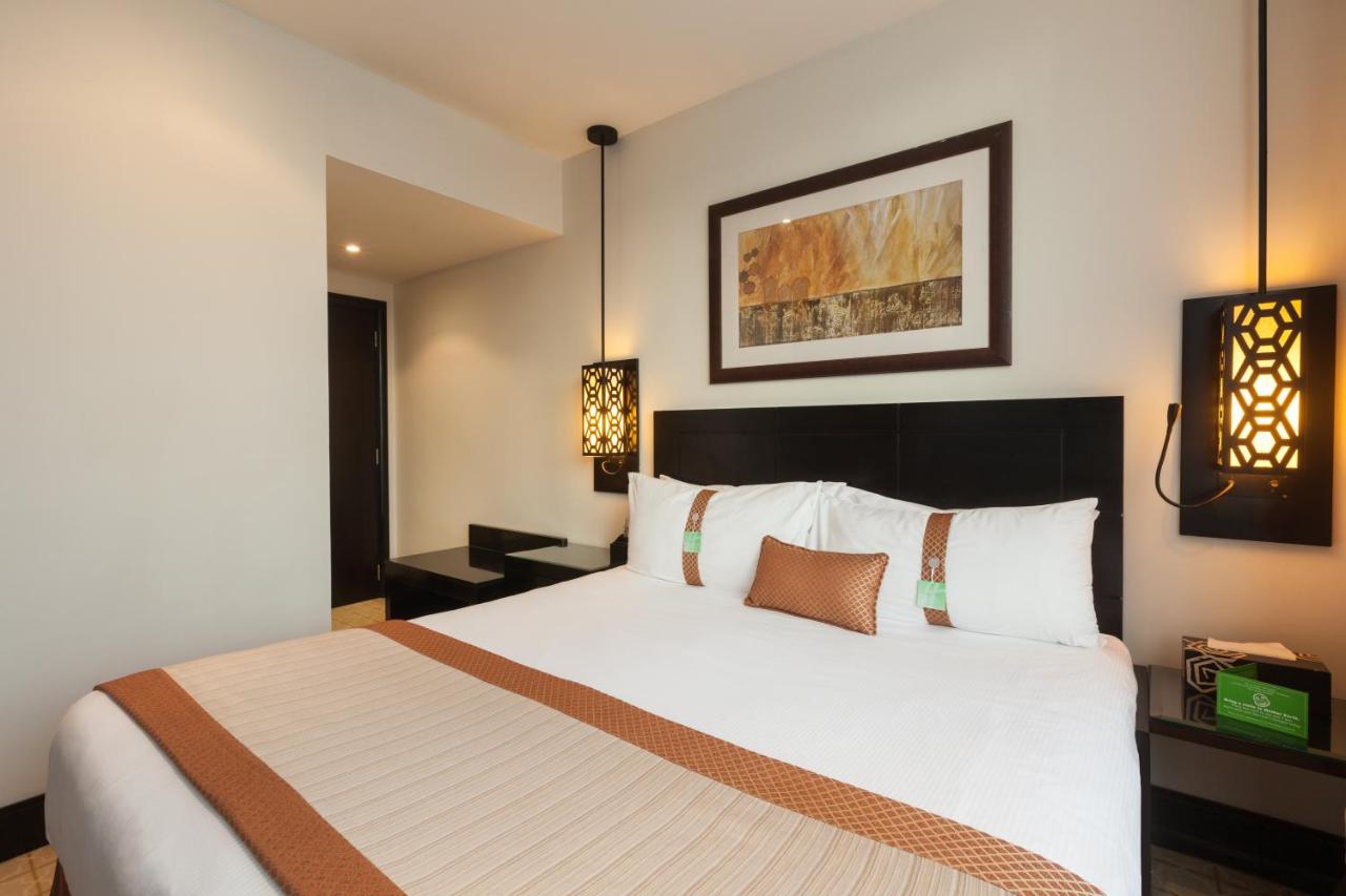 Holiday Inn Dubai Al Barsha, an IHG Hotel photo