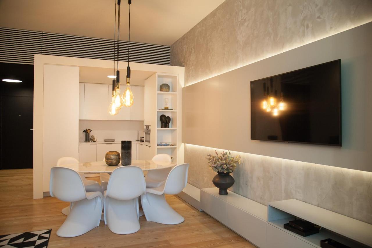 FLH Augusta's Arch Sophisticated Flat - 4