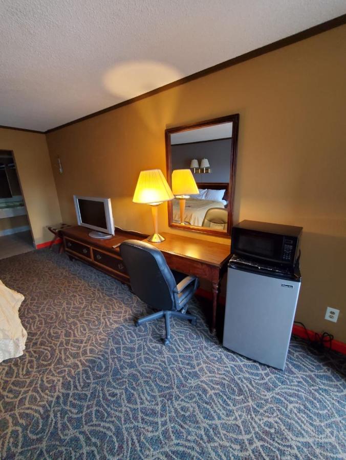 Gray Plaza Motel — photo 20