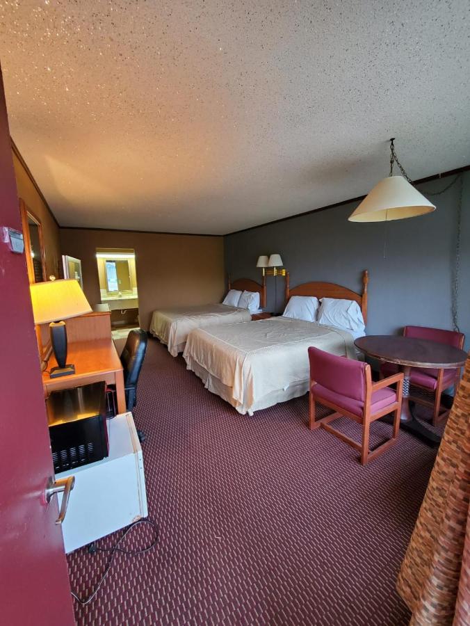 Gray Plaza Motel — photo 11