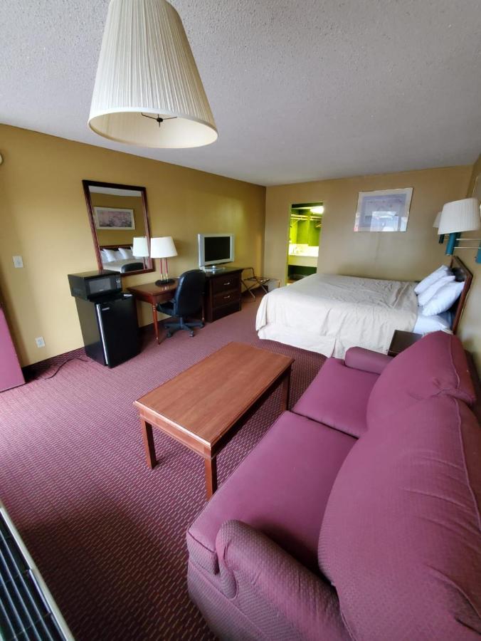 Gray Plaza Motel — photo 24