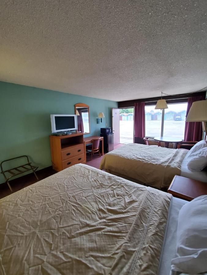 Gray Plaza Motel — photo 9