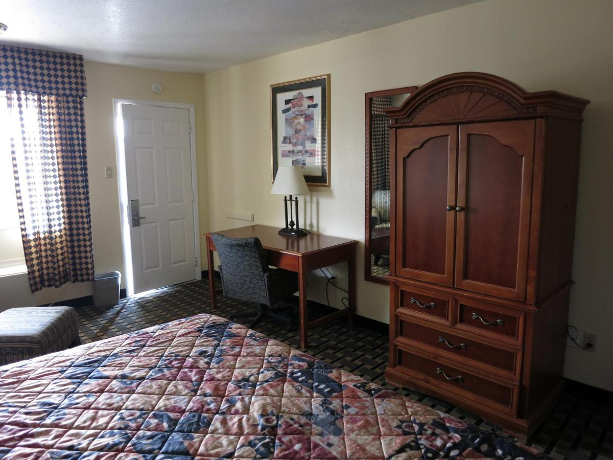 Economy Inn — photo 23