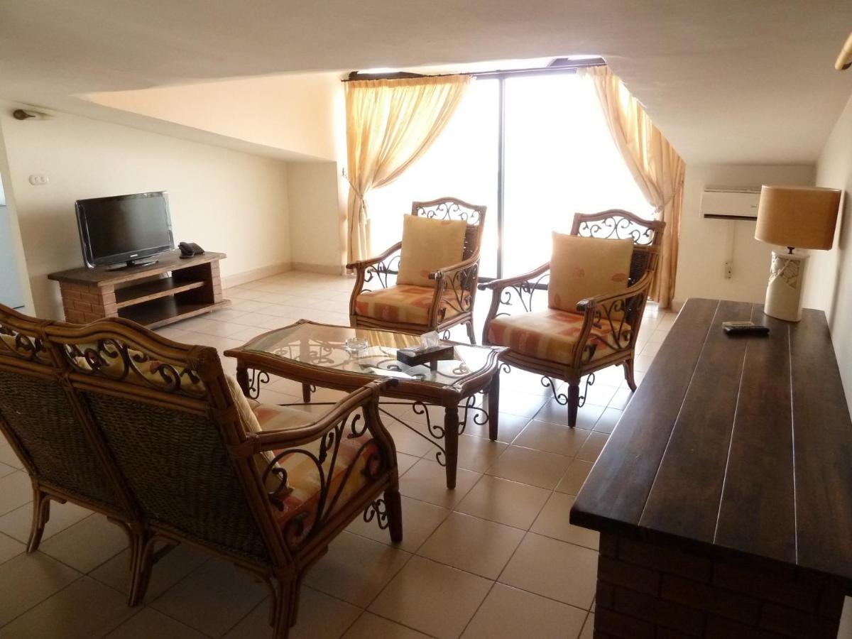 Holiday Suites Hotel & Beach Resort photo