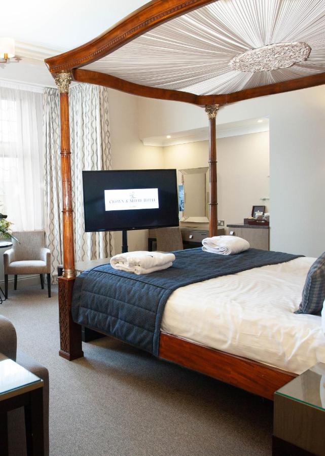 Crown & Mitre Hotel - Laterooms
