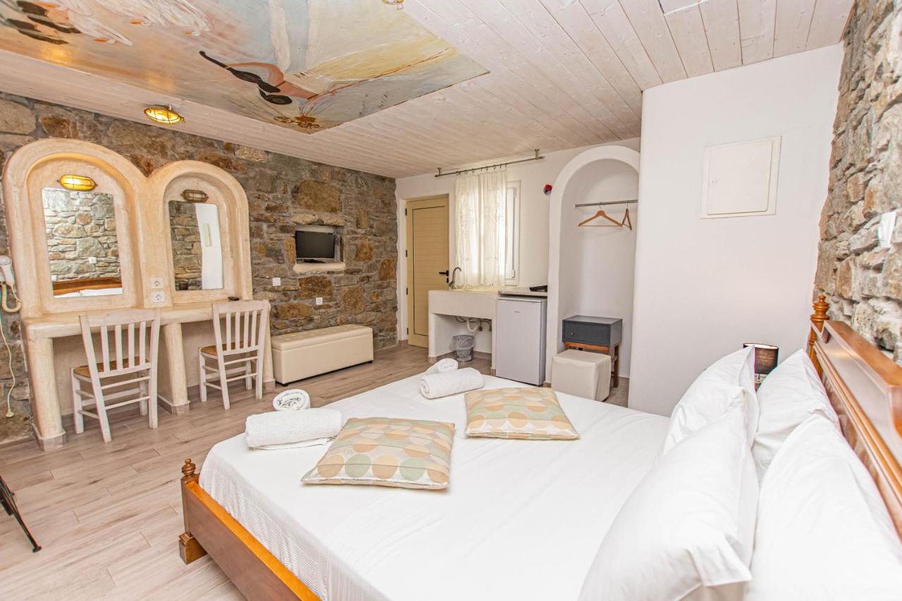 Peristeronas Village - 2